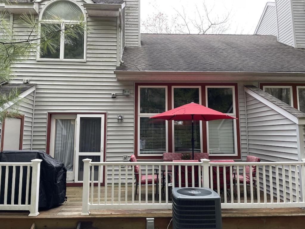 Beautiful Lake Harmony Townhouse At Big Boulder Lake And Ski Area Bagian luar foto